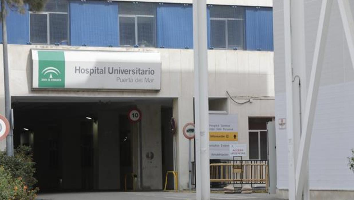 AO y CGT aseguran que hay un «incremento desmesurado y repentino» de contagios en el hospital Puerta del Mar