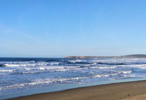 El tiempo en Cádiz: Precaución en las playas por el fuerte oleaje que iza la bandera amarilla