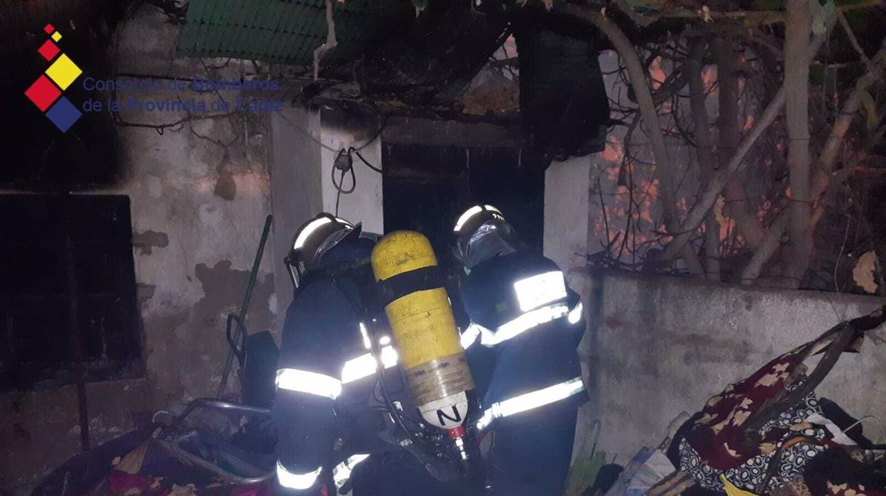 Fallece un hombre de 70 años en un incendio en una vivienda en San Fernando