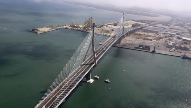 El Consejo de Ministros aprobará una partida de 21,9 millones para actuar en los dos puentes de Cádiz