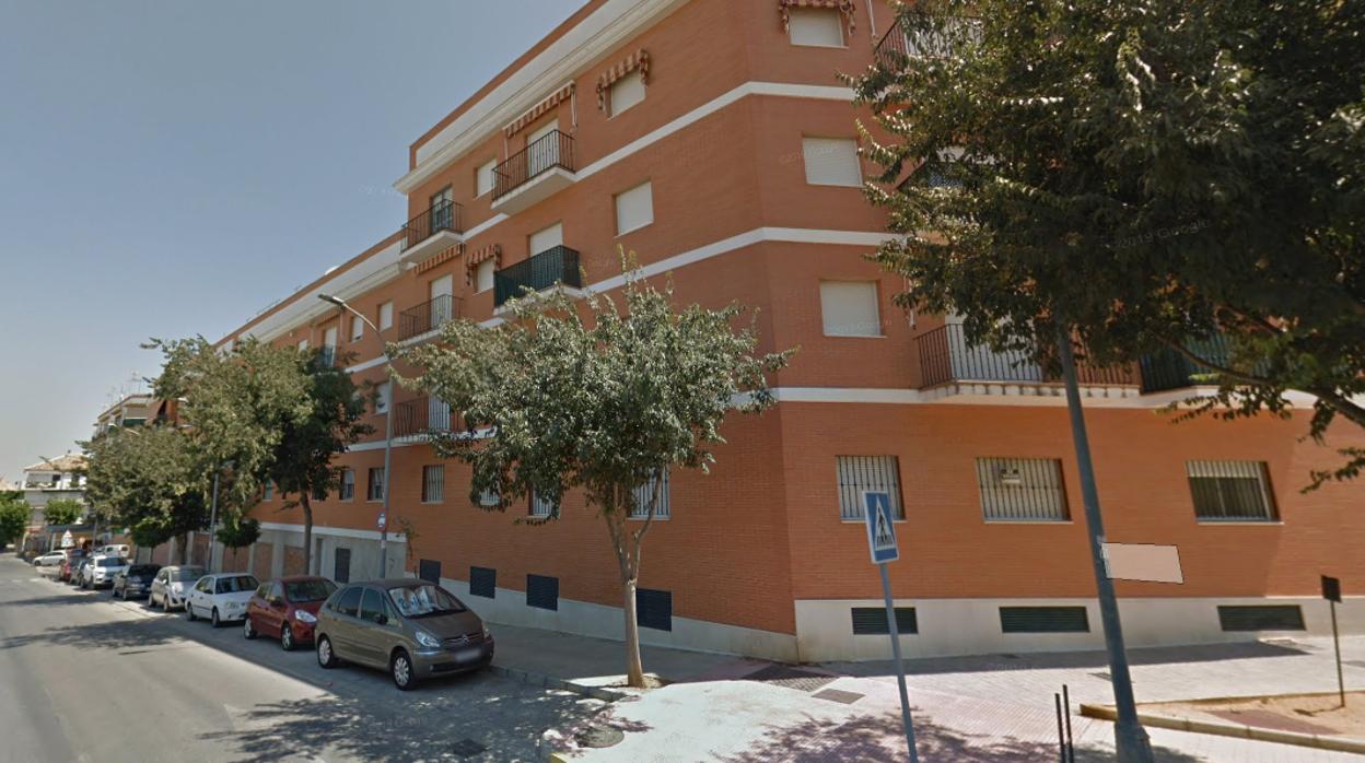 Edificio de viviendas de Écija donde se ha producido la pelea