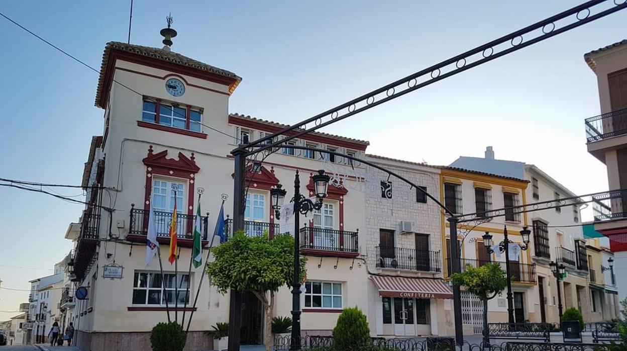 El edificio que acoge al Ayuntamiento de Casariche