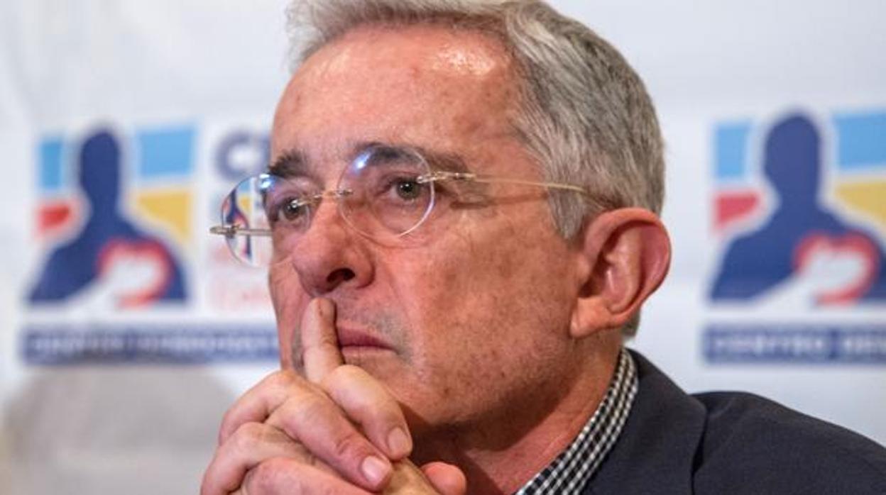 El Equipo de Gobierno decide retirar a Álvaro Uribe el Premio Cortes de las Libertades