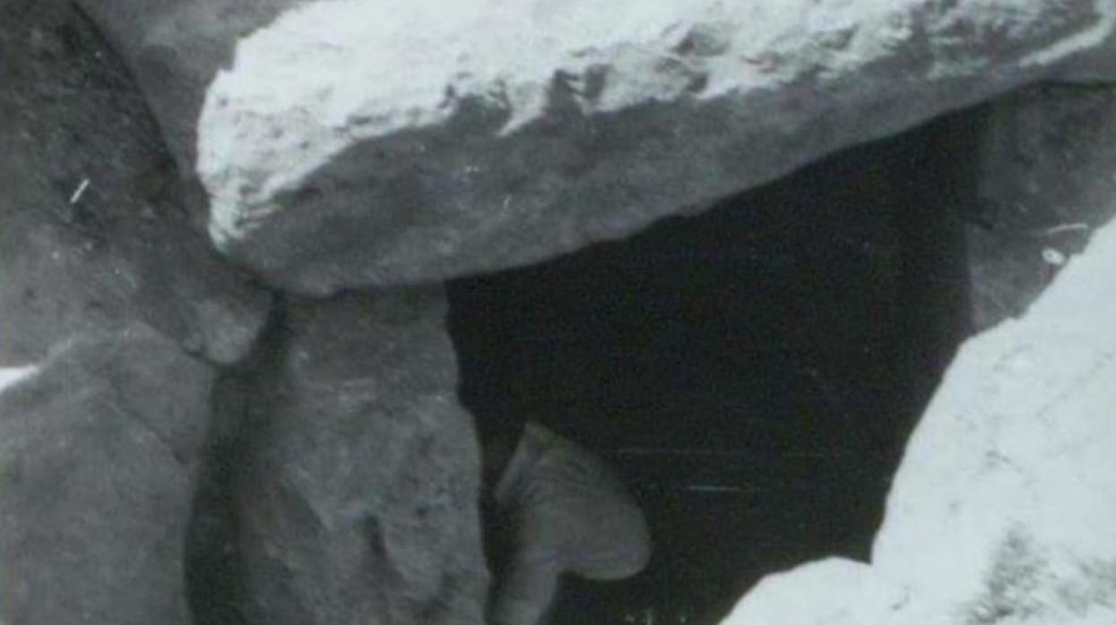 Imagen de 1968 de la excavación del dolmen de Cañada Real de Los Molares