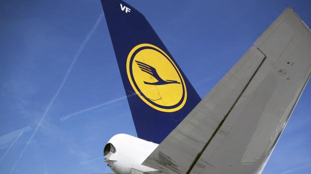 Lufthansa planea ofrecer test rápidos a sus pasajeros antes de volar y refuerza sus destinos de cara al 2021