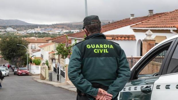 La Guardia Civil desaloja a 45 personas en un bar de Montellano sin medidas antiCovid