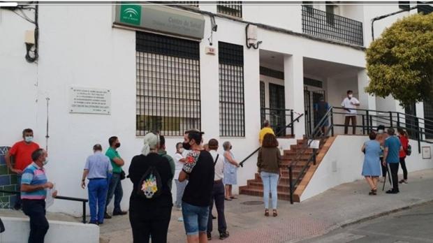 75 llamadas, ocho respuestas: así es la saturación en los centros de salud de la Bahía de Cádiz