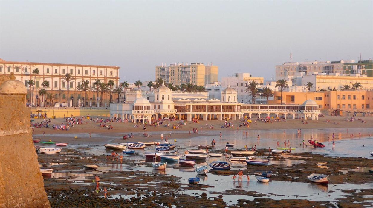 La concentración tuvo lugar en el Balneario de la Palma, en La Caleta.