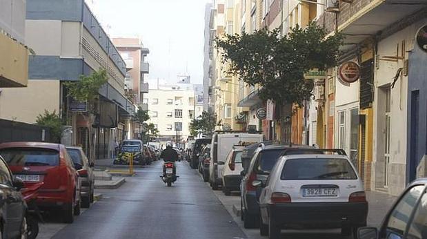 Más de 40 personas sin mascarilla a las 2 de la mañana en un pub de Muñoz Arenillas en Cádiz