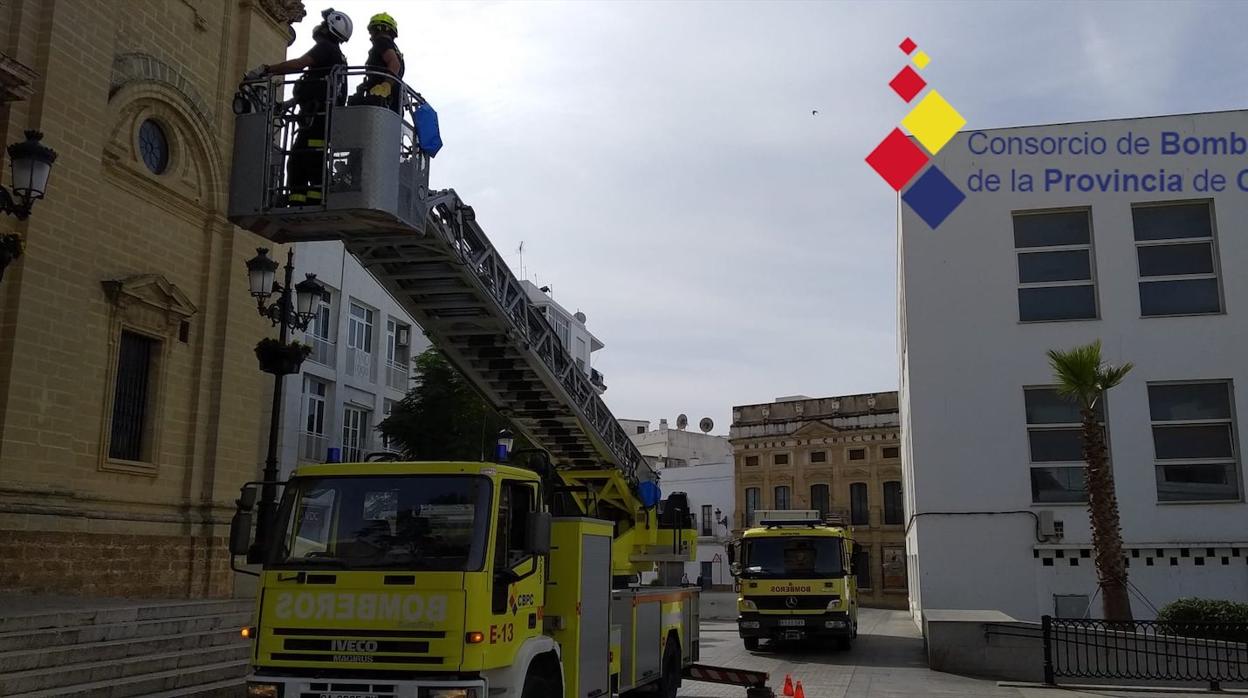 Borrasca Bárbara se aleja de Cádiz con 45 salidas de Bomberos por viento y lluvia