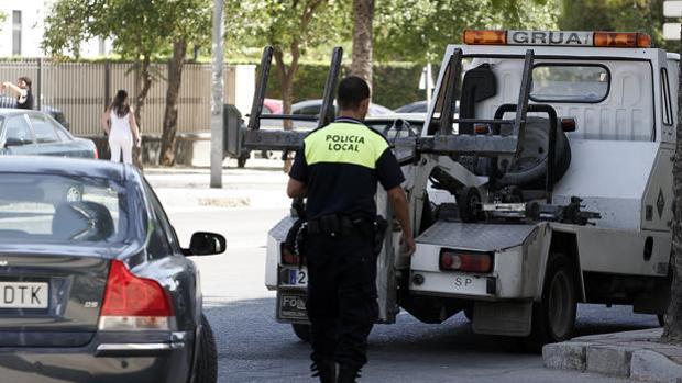 Cádiz se queda sin servicio de grúa por las noches, los fines de semana y festivos