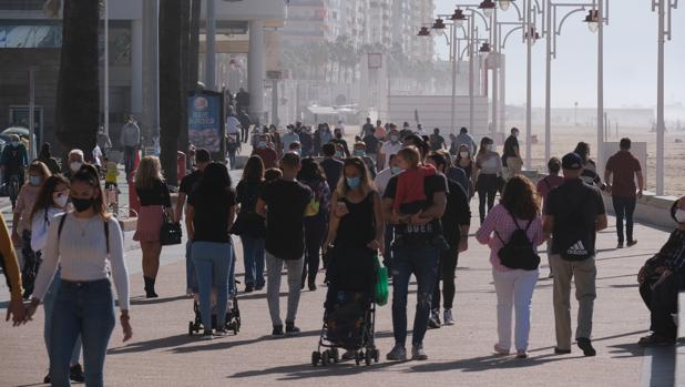 Casi 20 municipios de Cádiz en alerta roja por coronavirus