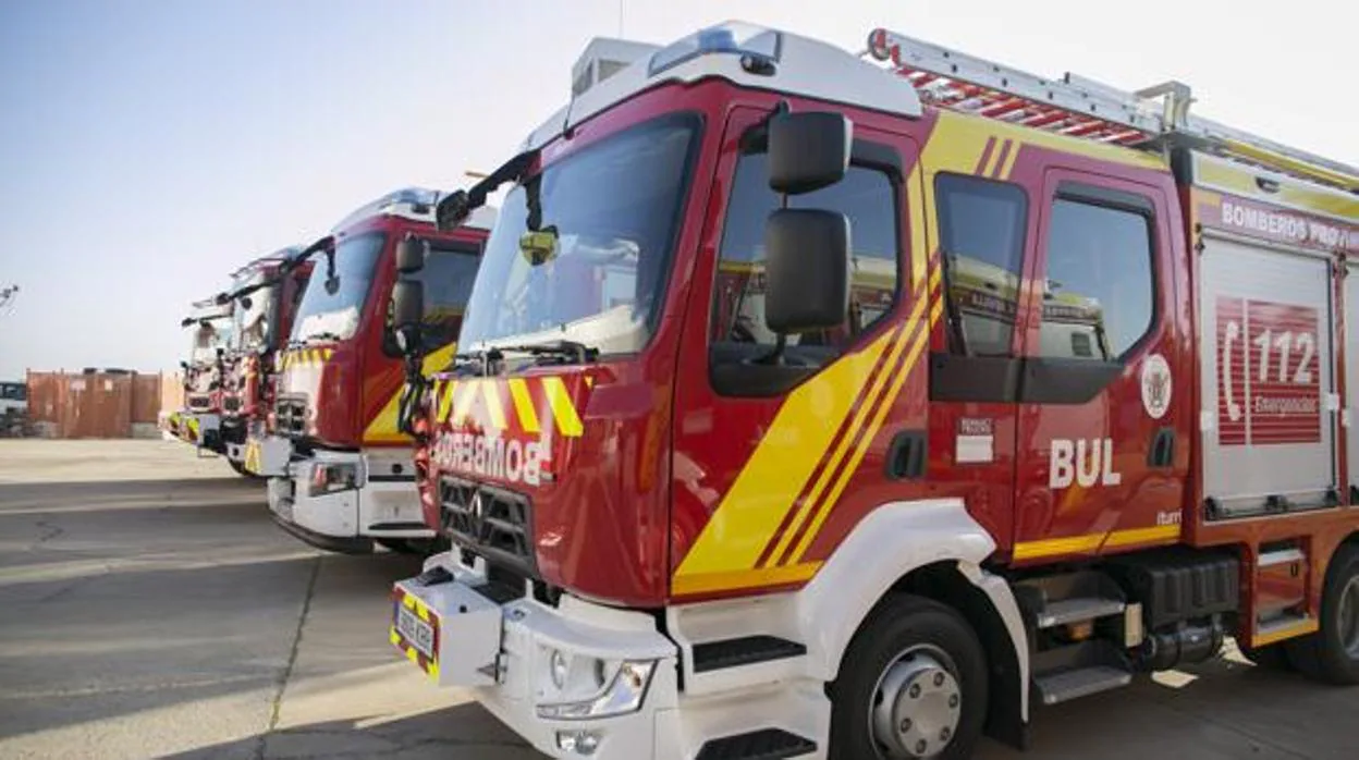 Variosvehículos de bomberos pertenecientes a la Diputación