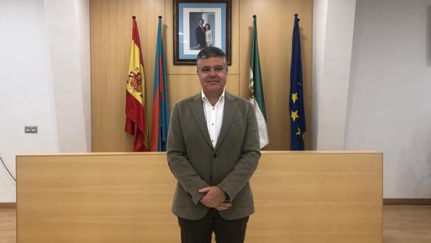 Juan Manuel López, alcalde de Mairena del Alcor: «El cambio de medidas contra el Covid estresa mucho a la población»