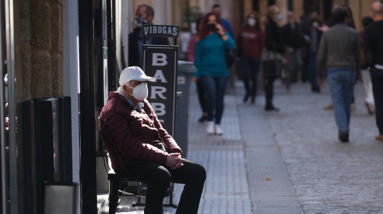 Los mayores son un sector de población que se ha visto muy afectado por la soledad derivada de las restricciones propias de la pandemia.