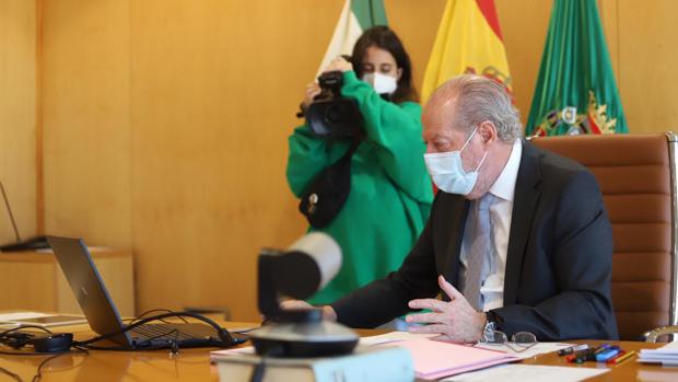 El pleno de la Diputación de Sevilla aprueba el presupuesto con el apoyo de Adelante y Cs