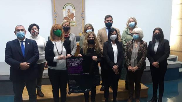 La Junta se compromete a «poner todos los medios» a su alcance en la lucha contra la violencia de género
