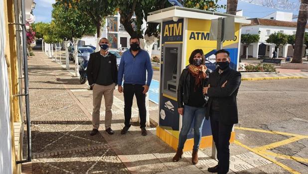 Regresan los cajeros automáticos a las dos pedanías de Guillena