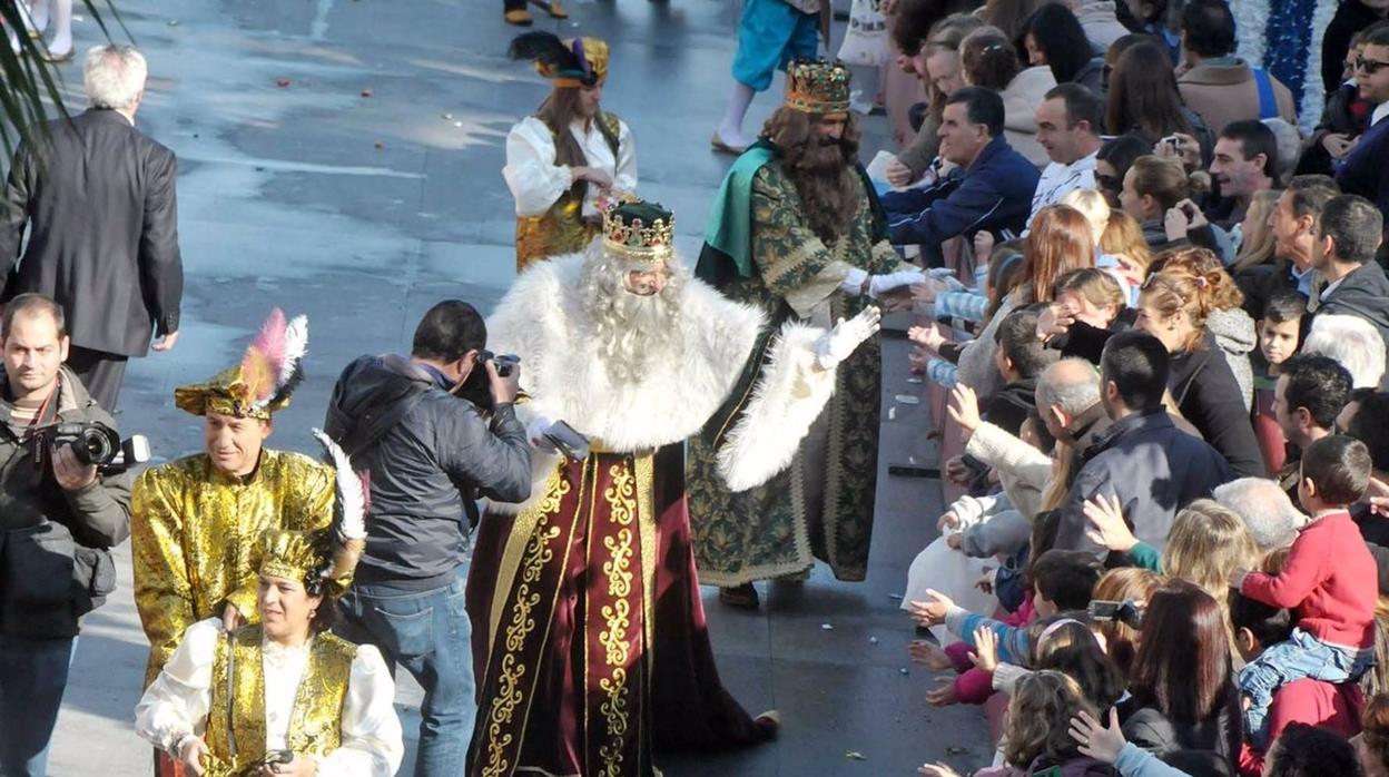 La pandemia de coronavirus obliga a modificar la popular Cabalgata de Reyes