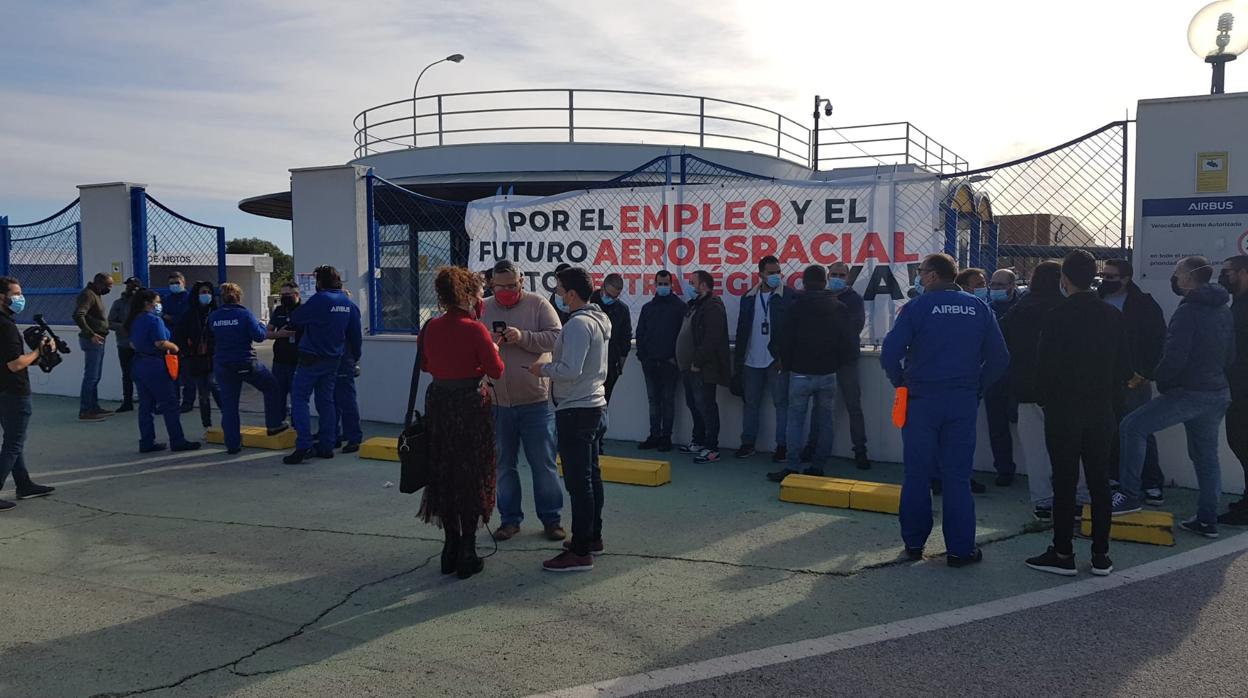 Comienza el encierro de trabajadores de Airbus en Puerto Real