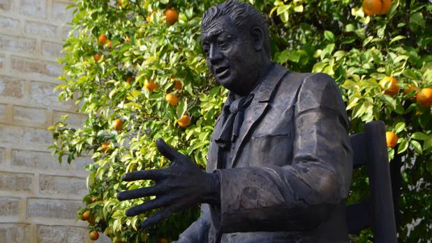 El homenaje eterno en forma de monumento al cantaor «Perrate de Utrera»