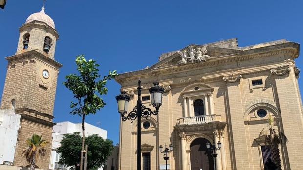 Una iglesia de Chiclana cierra por el positivo de coronavirus de varios fieles