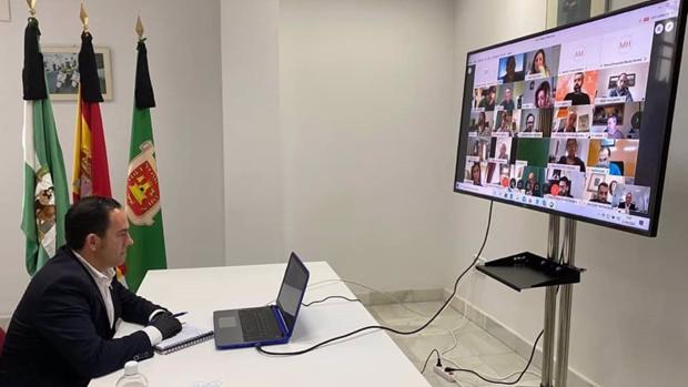 El alcalde de Vejer pide a los vecinos «salir únicamente para lo necesario»