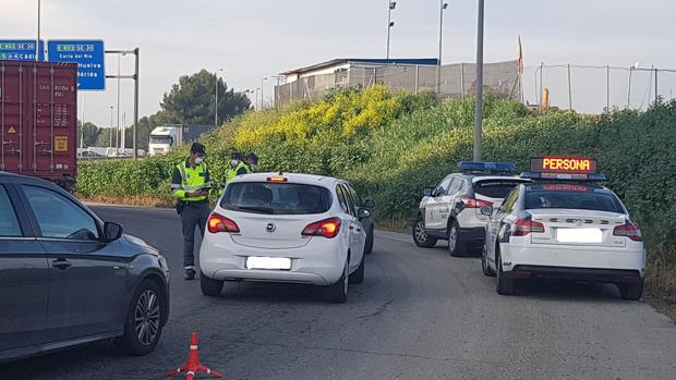 Se intensifican los controles policiales en otros diez pueblos de Sevilla, con 1.120 coches identificados en dos días