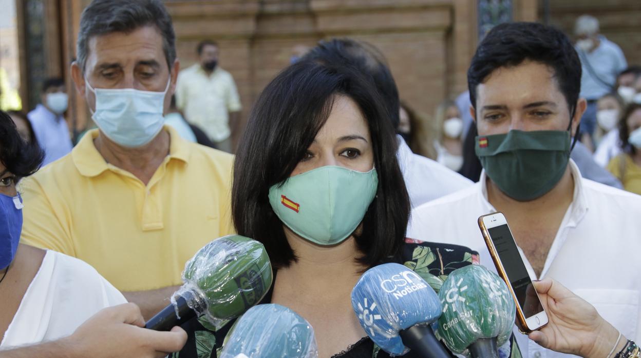 Virginia Pérez, presidenta del PP de Sevilla en una rueda de prensa