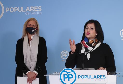 Virginia Pérez y Lola Romero, durante la rueda de prensa