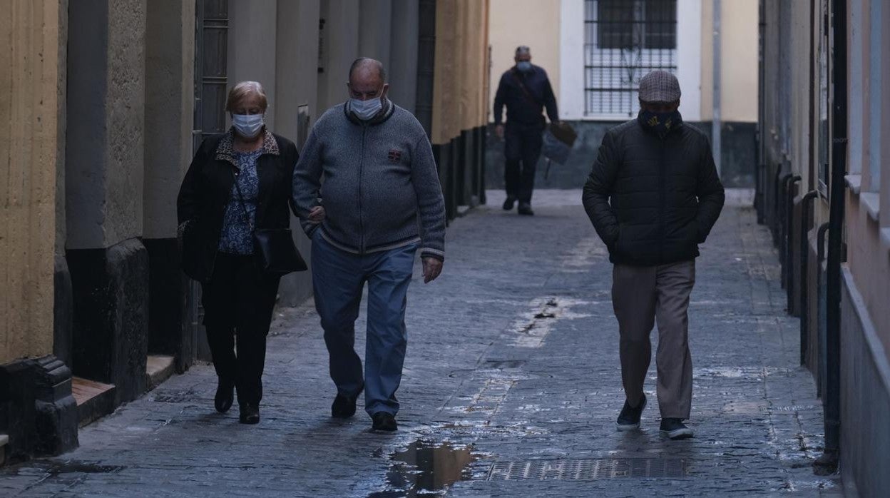 El coronavirus ya ha afectado a más de 50.000 gaditanos desde marzo