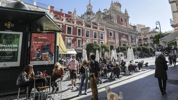 Sevilla, lista para recuperar el 100% del aforo en las terrazas desde este viernes