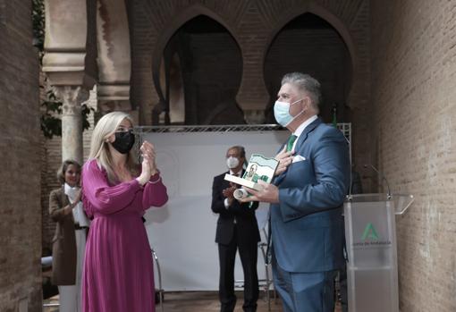 Entregadas las Banderas de Andalucía de la provincia de Sevilla en un acto marcado por la pandemia