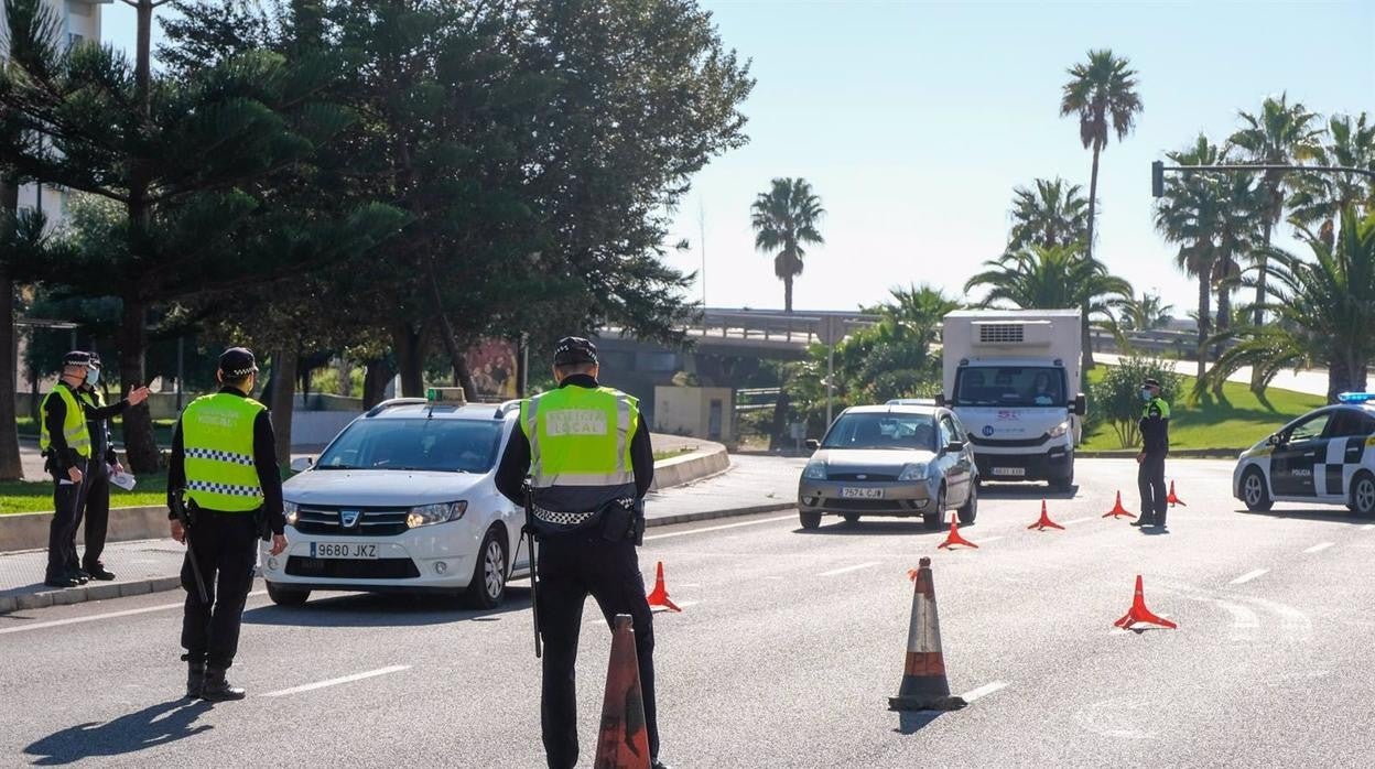 Detenido tras ser sorprendidos intentando robar en un comercio en el casco histórico