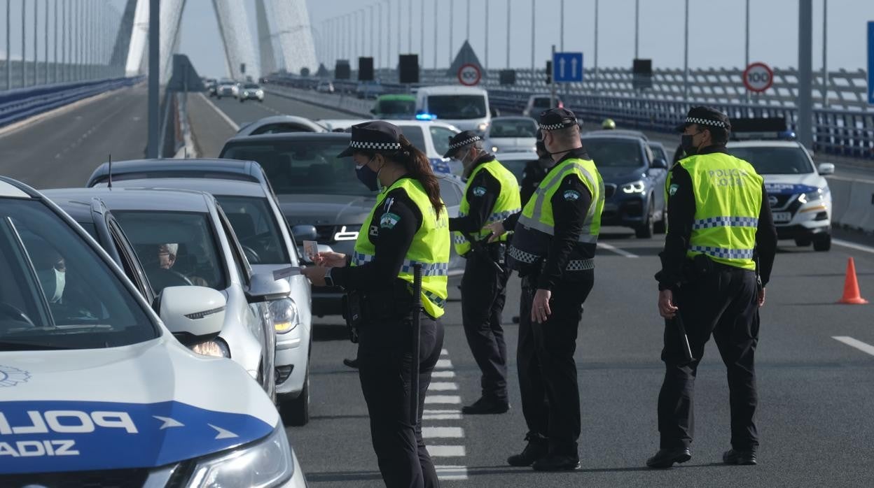 ¿Cuándo se podrá viajar desde Cádiz a otra provincia andaluza? Juan Marín da una fecha concreta