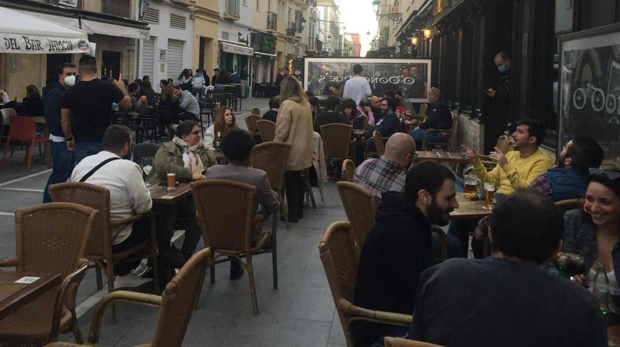 La calle Misericordia de El Puerto era de las más animadas de la zona centro