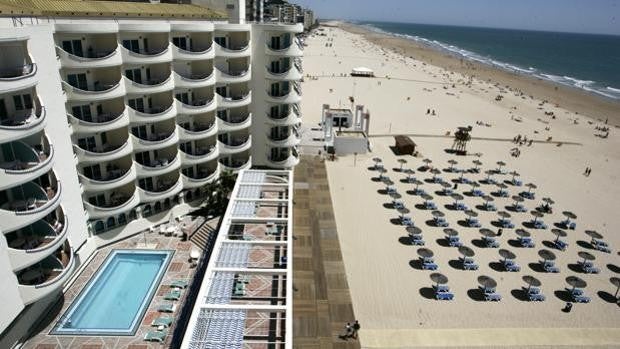 El Hotel Playa Victoria de Cádiz reabre sus puertas para Semana Santa