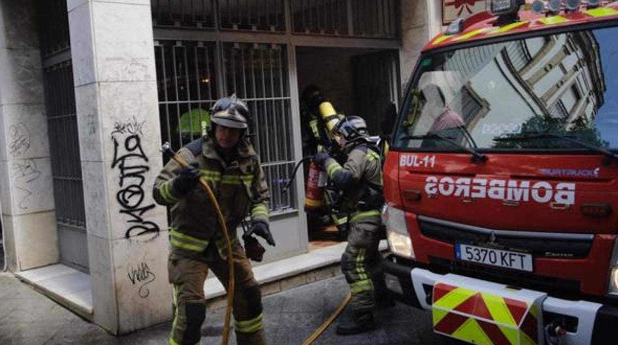 Imagen de archivo de un incendio reciente en Sevilla