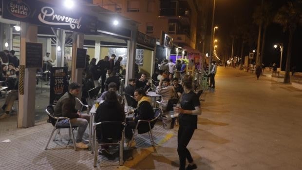 El toque de queda en Cádiz se retrasa a las once de la noche