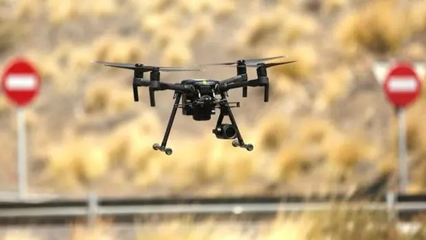 Toscano valora usar drones para reforzar el control de  carreteras de la provincia de Sevilla este fin de semana
