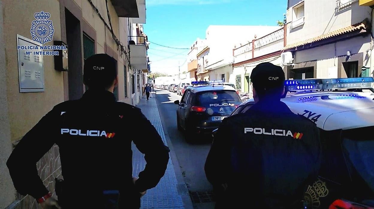 La Policía Nacional impide el robo durante la noche en un local de restauración y ocio del Parque González Hontoria Jerez