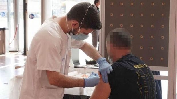 6.000 gaditanos afectados por el parón de AstraZeneca