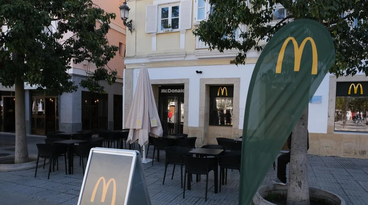 Nuevo McDonald's en la plaza de San Juan de Dios.