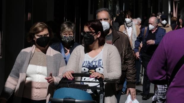 Cádiz registra 167 positivos y la incidencia vuelve a subir a las puertas de la Semana Santa