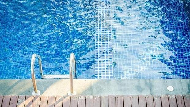 Burguillos multará con hasta 3.000 euros por llenar las piscinas sin la autorización del Ayuntamiento