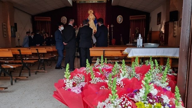 Ofrendas florales a los Titulares de este Martes Santo en Chiclana