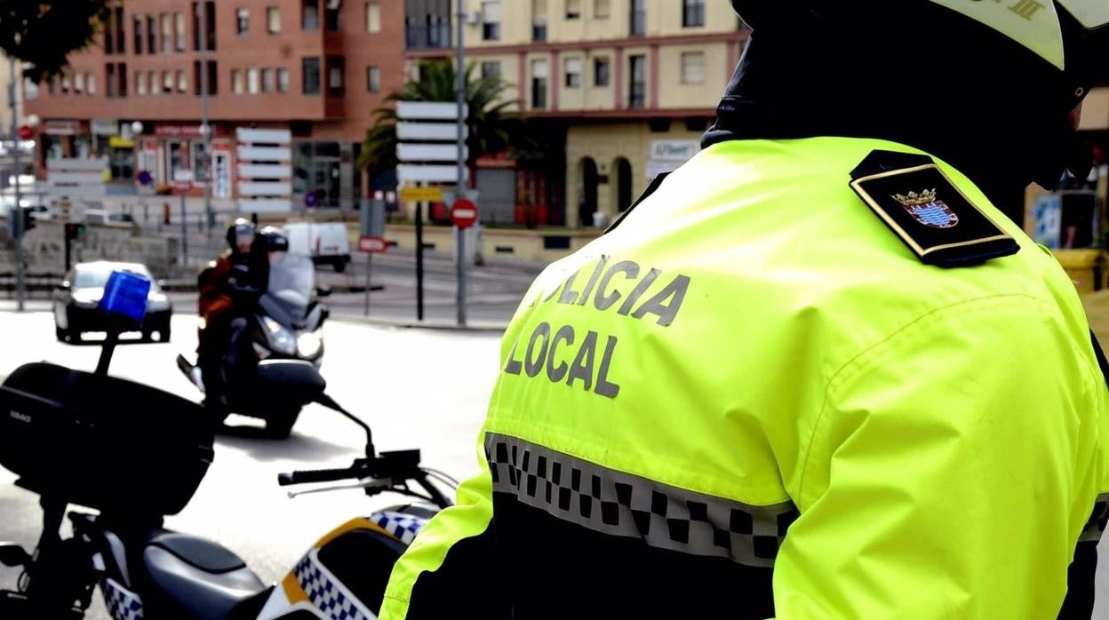 Agentes de la Policía Local de Jerez desalojaron una fiesta con 25 personas.