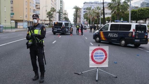 Guía de restricciones en Cádiz por el coronavirus hasta el 23 de abril: toque de queda, movilidad y horarios