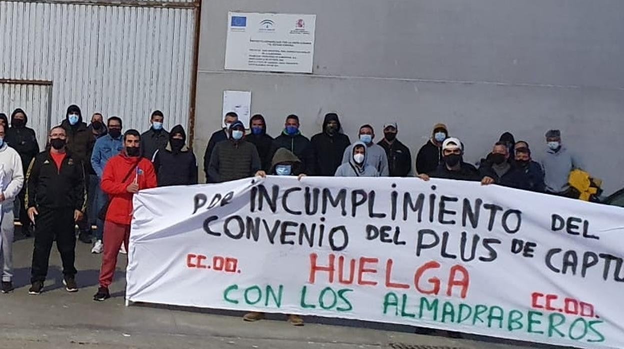 Acuerdo «intermedio» entre trabajadores y Pesquerías de Almadraba de Barbate