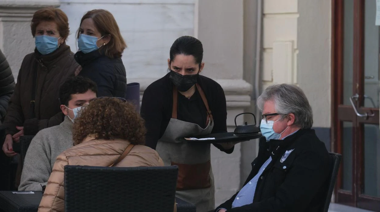 El alcalde de Cádiz apoya las nuevas medidas de la Junta contra la cuarta ola del coronavirus